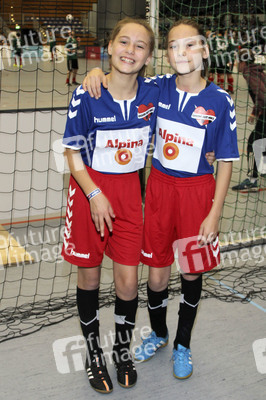 Benefiz-Fußballspiel 'Kicken mit Herz' 2017 in Hamburg