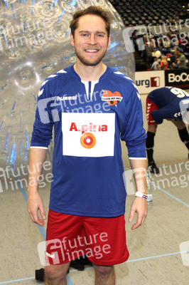 Benefiz-Fußballspiel 'Kicken mit Herz' 2017 in Hamburg