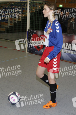Benefiz-Fußballspiel 'Kicken mit Herz' 2017 in Hamburg