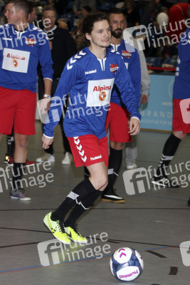 Benefiz-Fußballspiel 'Kicken mit Herz' 2017 in Hamburg