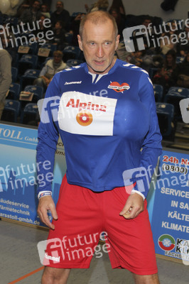 Benefiz-Fußballspiel 'Kicken mit Herz' 2017 in Hamburg