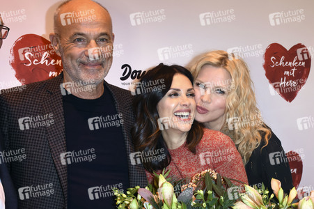 Douglas Charity-Weihnachtsaktion 2017 'Schenken mit Herz' in München