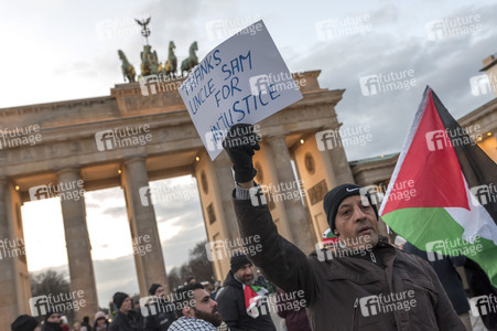 Pro-Palaestina Demonstration gegen die Anerkennung Jerusalems als Israels Hauptstadt in Berlin