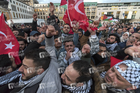 Pro-Palaestina Demonstration gegen die Anerkennung Jerusalems als Israels Hauptstadt in Berlin
