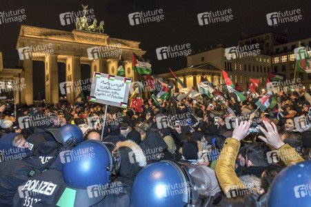 Pro-Palaestina Demonstration gegen die Anerkennung Jerusalems als Israels Hauptstadt in Berlin
