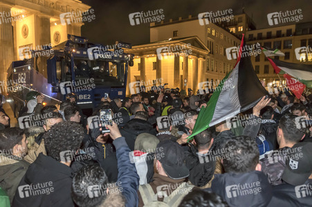Pro-Palaestina Demonstration gegen die Anerkennung Jerusalems als Israels Hauptstadt in Berlin