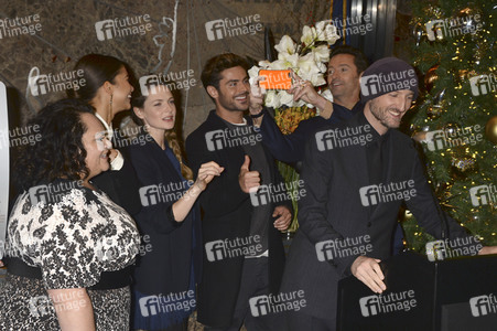 Empire State Building Lighting Ceremony mit dem Cast von 'The Greatest Showman' in New York