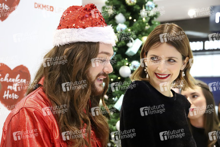 Weihnachtsaktion 2017 'Schenken mit Herz' in Frankfurt