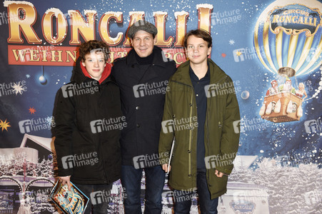 Premiere des 14. Roncalli Weihnachtscircus in Berlin