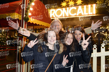 Premiere des 14. Roncalli Weihnachtscircus in Berlin