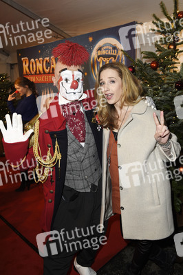 Premiere des 14. Roncalli Weihnachtscircus in Berlin