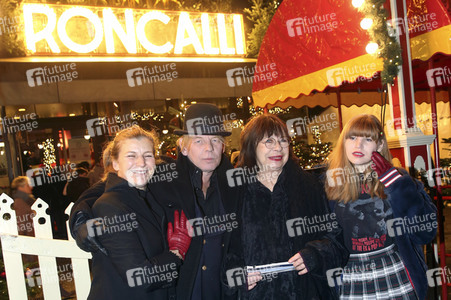 Premiere des 14. Roncalli Weihnachtscircus in Berlin