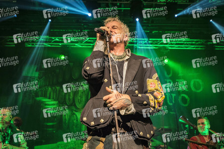 Konzert von In Extremo Perform in Osnabrück