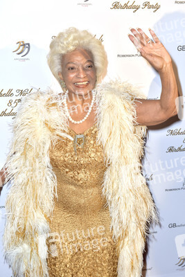 Feier zum 85. Geburtstag von Nichelle Nicols in Los Angeles