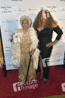 Feier zum 85. Geburtstag von Nichelle Nicols in Los Angeles