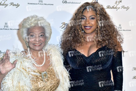 Feier zum 85. Geburtstag von Nichelle Nicols in Los Angeles