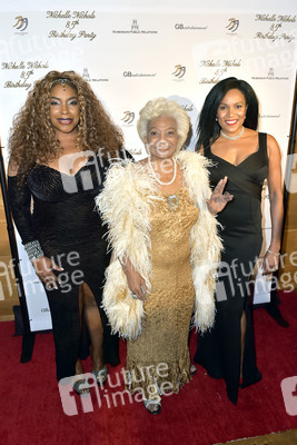 Feier zum 85. Geburtstag von Nichelle Nicols in Los Angeles