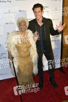 Feier zum 85. Geburtstag von Nichelle Nicols in Los Angeles