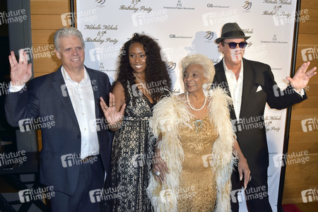 Feier zum 85. Geburtstag von Nichelle Nicols in Los Angeles