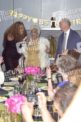 Feier zum 85. Geburtstag von Nichelle Nicols in Los Angeles
