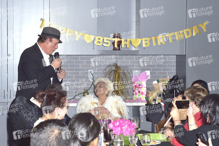 Feier zum 85. Geburtstag von Nichelle Nicols in Los Angeles