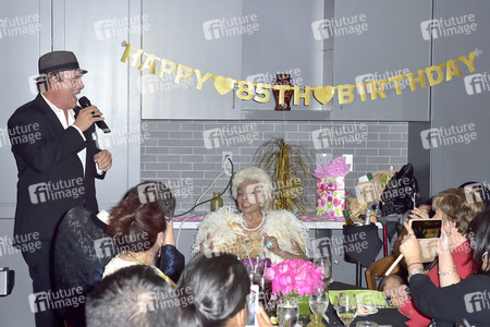 Feier zum 85. Geburtstag von Nichelle Nicols in Los Angeles