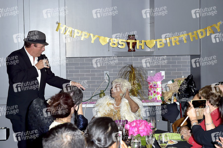 Feier zum 85. Geburtstag von Nichelle Nicols in Los Angeles