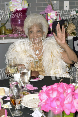 Feier zum 85. Geburtstag von Nichelle Nicols in Los Angeles