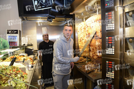 Döner-Restaurant Opening von Lukas Podolski in Köln