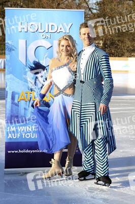 Photocall zur Eisrevue 'Holiday on Ice - Atlantis' in Hamburg