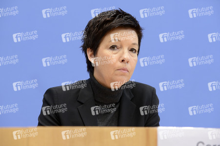 Pressekonferenz zur Entwicklung und aktuellen Flüchtlingszahlen in Berlin