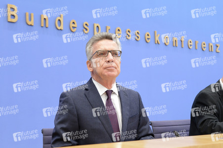 Pressekonferenz zur Entwicklung und aktuellen Flüchtlingszahlen in Berlin