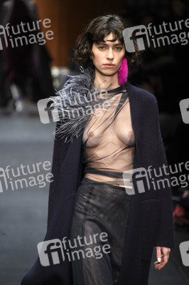Dawid Tomaszewski Fashion Show auf der Berlin Fashion Week Autumn/Winter 2018
