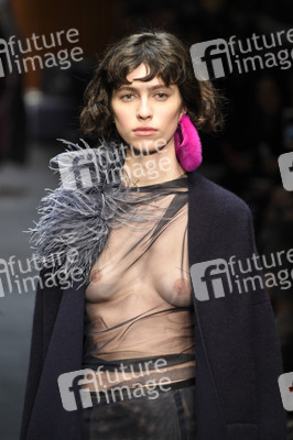 Dawid Tomaszewski Fashion Show auf der Berlin Fashion Week Autumn/Winter 2018