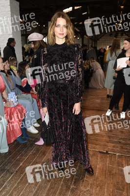 Marina Hoermanseder Défilé auf der Berlin Fashion Week Autumn/Winter 2018