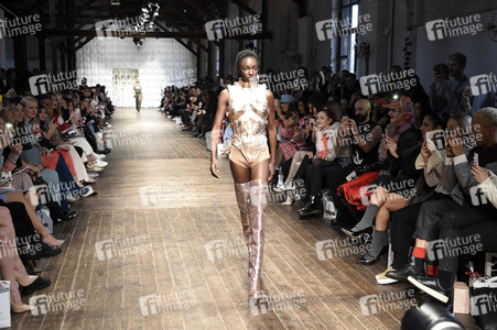 Marina Hoermanseder Défilé auf der Berlin Fashion Week Autumn/Winter 2018