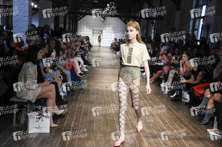 Marina Hoermanseder Défilé auf der Berlin Fashion Week Autumn/Winter 2018
