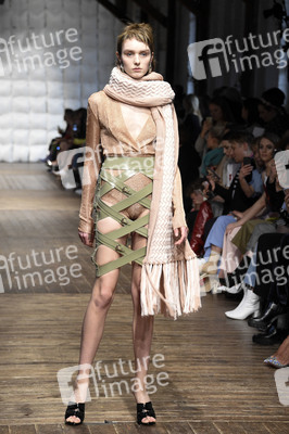 Marina Hoermanseder Défilé auf der Berlin Fashion Week Autumn/Winter 2018