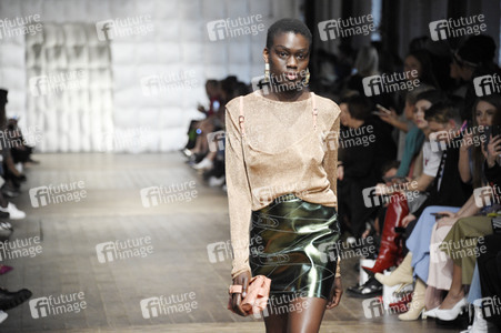 Marina Hoermanseder Défilé auf der Berlin Fashion Week Autumn/Winter 2018