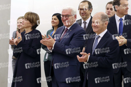 Bundespräsident Steinmeier besucht die Elbphilharmonie in Hamburg