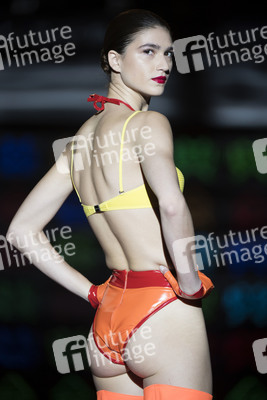Andres Sarda Fashion Show auf der Mercedes-Benz Fashion Week Madrid Autumn/Winter 2018