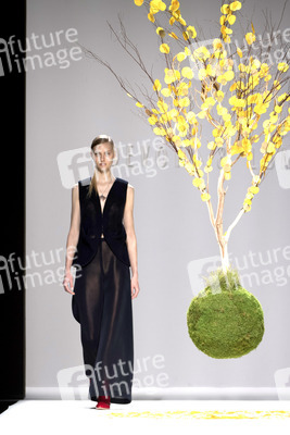 Devota & Lomba Fashion Show auf der Mercedes-Benz Fashion Week Madrid Autumn/Winter 2018