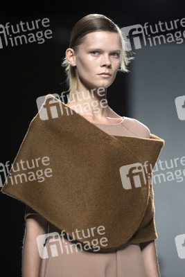 Devota & Lomba Fashion Show auf der Mercedes-Benz Fashion Week Madrid Autumn/Winter 2018