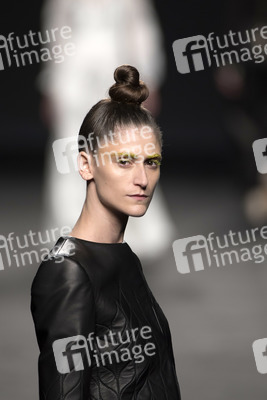Teresa Helbig Fashion Show auf der Mercedes-Benz Fashion Week Madrid Autumn/Winter 2018