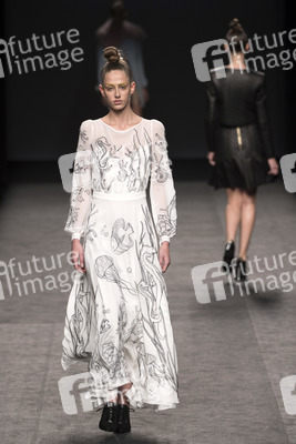 Teresa Helbig Fashion Show auf der Mercedes-Benz Fashion Week Madrid Autumn/Winter 2018