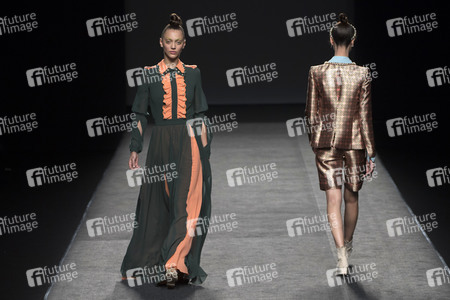 Teresa Helbig Fashion Show auf der Mercedes-Benz Fashion Week Madrid Autumn/Winter 2018