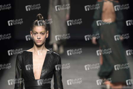 Teresa Helbig Fashion Show auf der Mercedes-Benz Fashion Week Madrid Autumn/Winter 2018