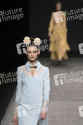 Teresa Helbig Fashion Show auf der Mercedes-Benz Fashion Week Madrid Autumn/Winter 2018