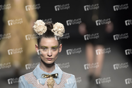 Teresa Helbig Fashion Show auf der Mercedes-Benz Fashion Week Madrid Autumn/Winter 2018