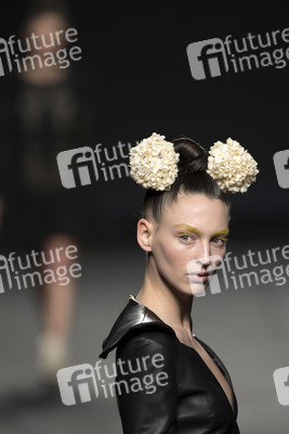 Teresa Helbig Fashion Show auf der Mercedes-Benz Fashion Week Madrid Autumn/Winter 2018